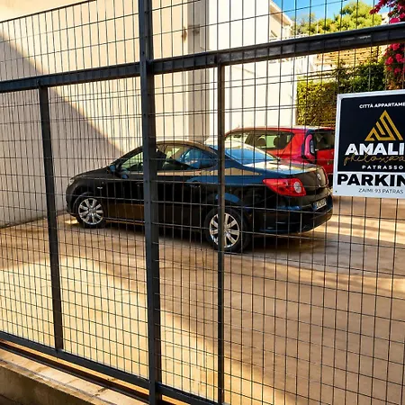 Апартаменты Joanna Patrasso - In With Free Parking